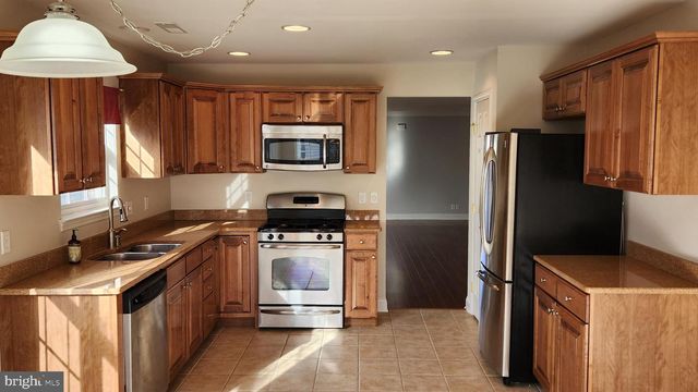 1557 EMERSON DR, Mount Joy, PA 17552