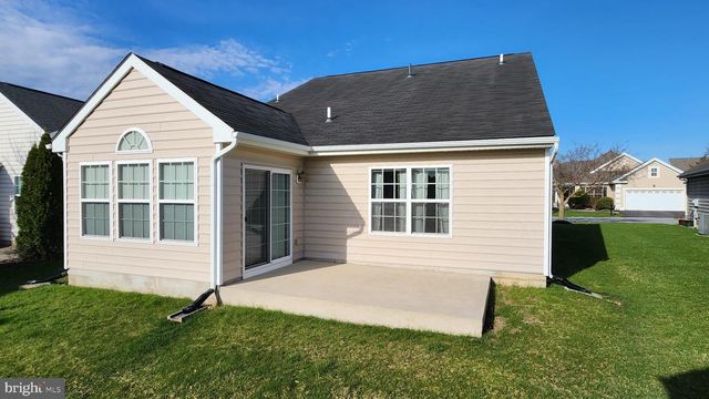 1557 EMERSON DR, Mount Joy, PA 17552