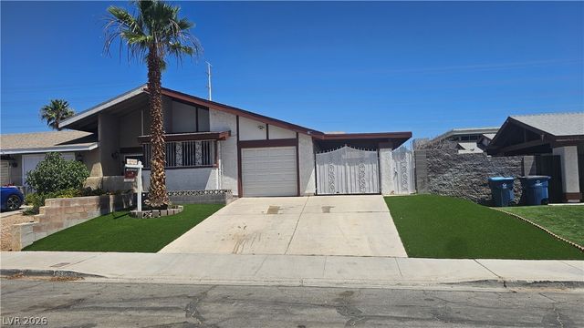 6738 Oak Valley Drive, Las Vegas, NV 89103