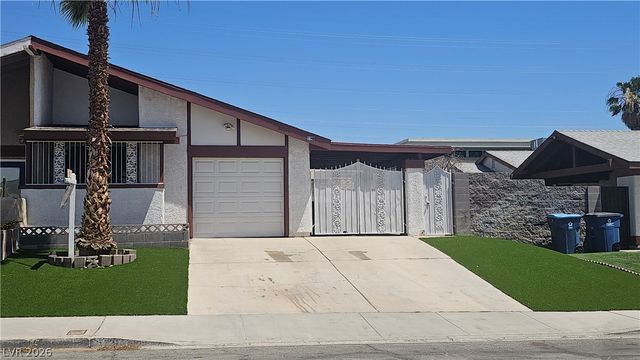 6738 Oak Valley Drive, Las Vegas, NV 89103