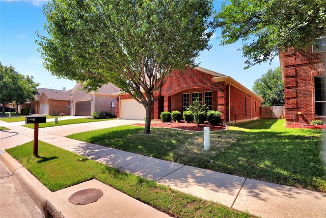 6045 Horse Trap Drive, Fort Worth, TX 76179