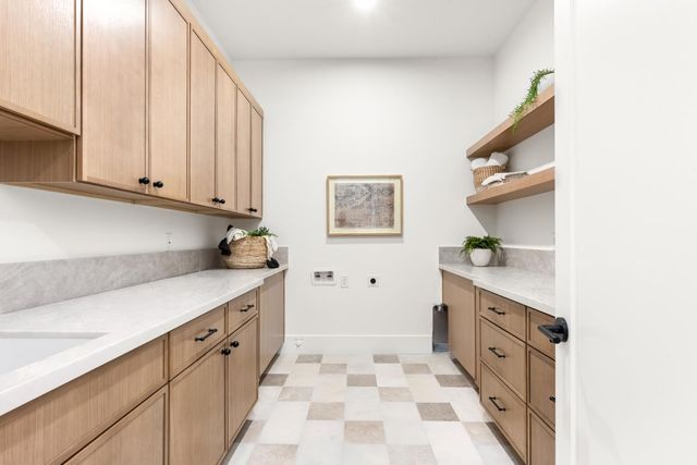 23222 Darkhorse Dr, Auburn, CA 95602