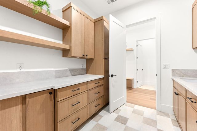 23222 Darkhorse Dr, Auburn, CA 95602