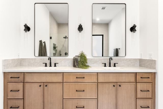 23222 Darkhorse Dr, Auburn, CA 95602