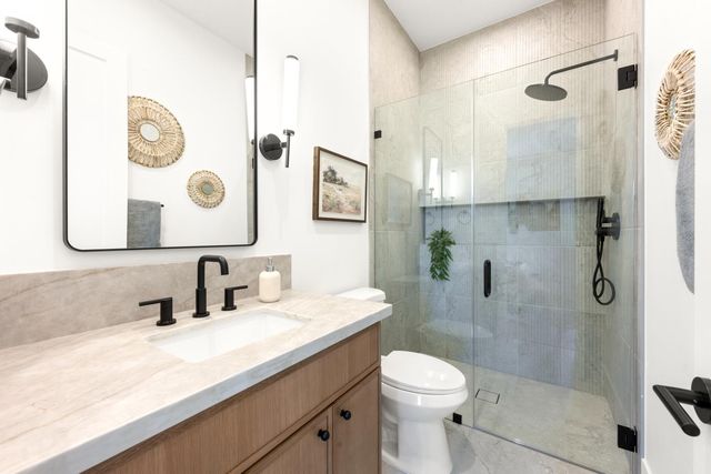 23222 Darkhorse Dr, Auburn, CA 95602
