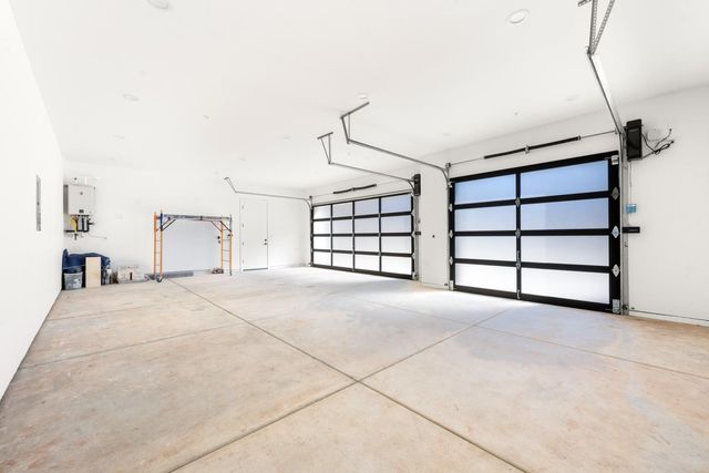 23222 Darkhorse Dr, Auburn, CA 95602