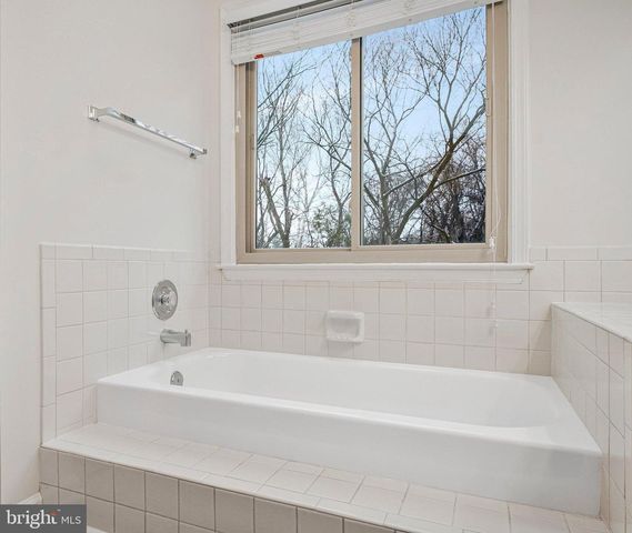 13141 LADYBANK LN, Herndon, VA 20171