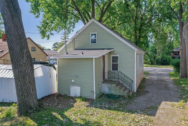1227 PERROT STREET, Green Bay, WI 54302