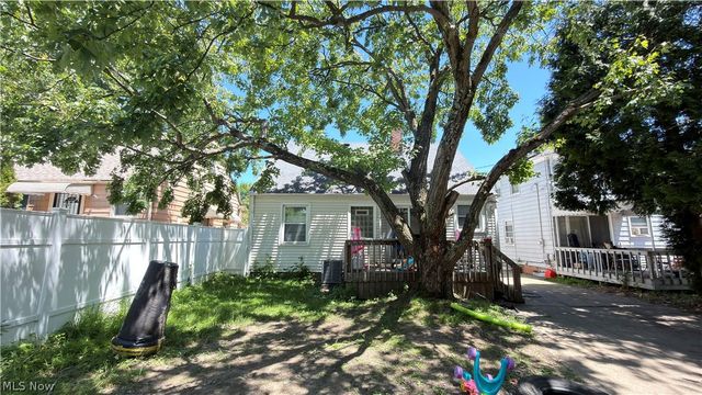 5596 South Boulevard, Maple Heights, OH 44137