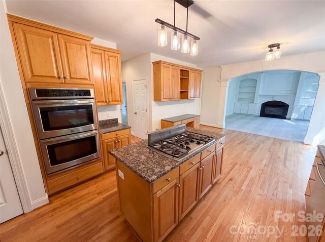 10124 Windtree Lane, Charlotte, NC 28215