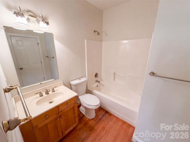 10124 Windtree Lane, Charlotte, NC 28215