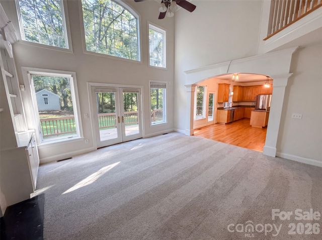 10124 Windtree Lane, Charlotte, NC 28215
