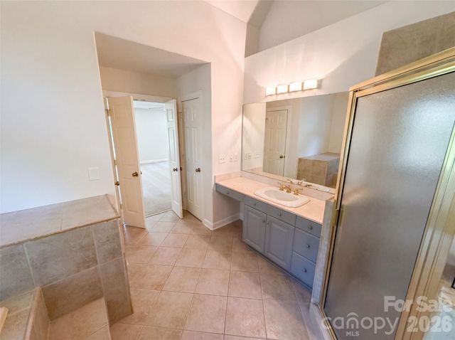 10124 Windtree Lane, Charlotte, NC 28215