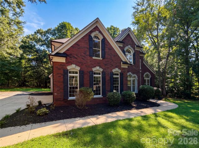 10124 Windtree Lane, Charlotte, NC 28215