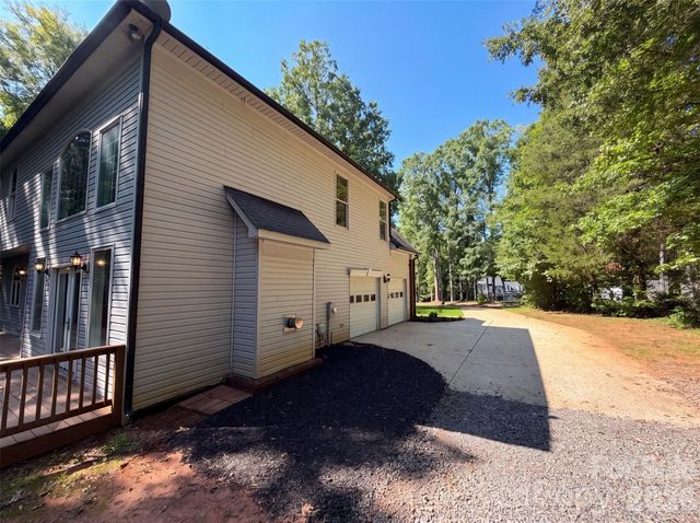 10124 Windtree Lane, Charlotte, NC 28215