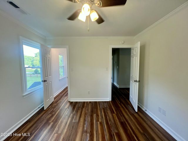 2443 Creekside Road, Kinston, NC 28504