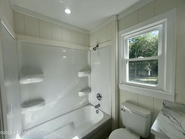 2443 Creekside Road, Kinston, NC 28504