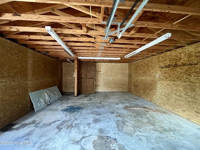 2443 Creekside Road, Kinston, NC 28504