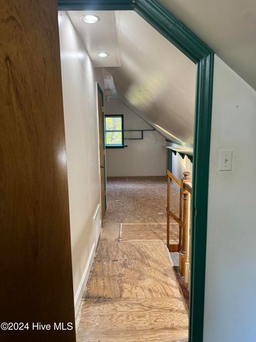 2443 Creekside Road, Kinston, NC 28504
