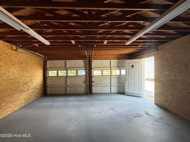 2443 Creekside Road, Kinston, NC 28504