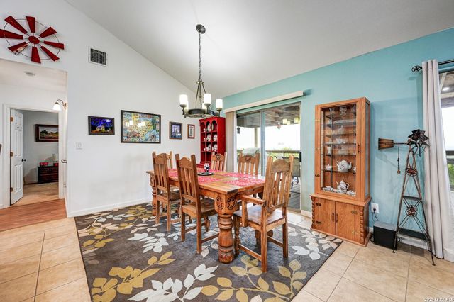 318 S Polly Peak, Bandera, TX 78003