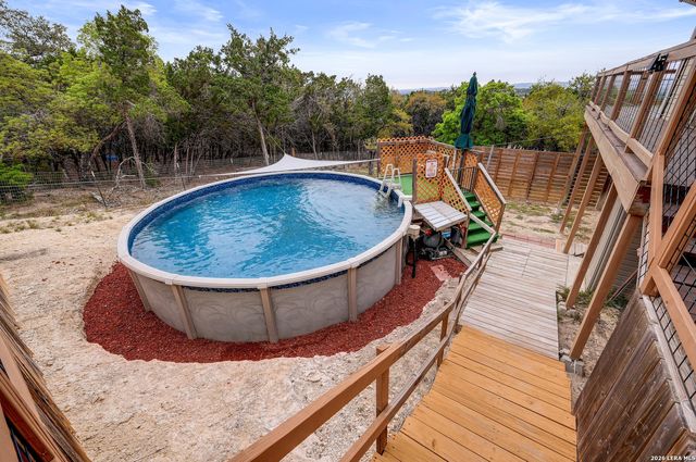 318 S Polly Peak, Bandera, TX 78003