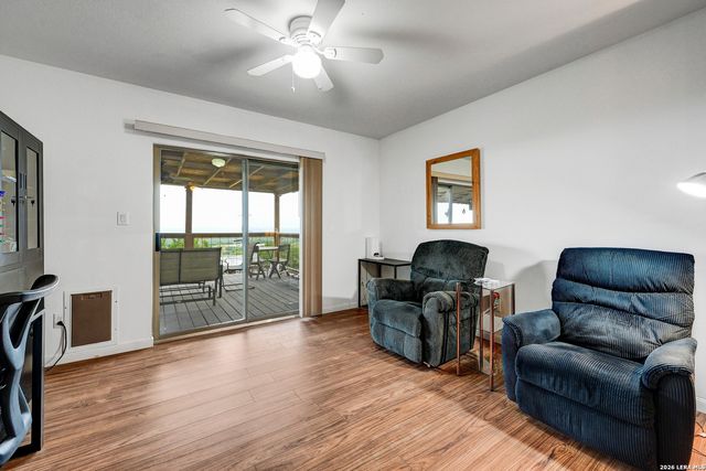 318 S Polly Peak, Bandera, TX 78003