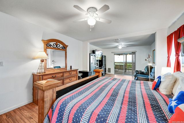 318 S Polly Peak, Bandera, TX 78003