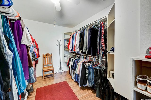 318 S Polly Peak, Bandera, TX 78003