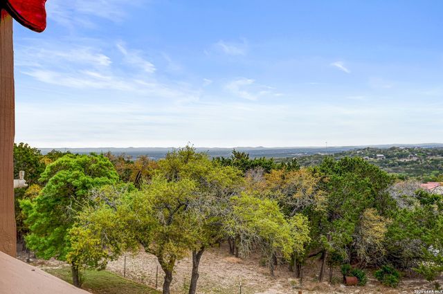 318 S Polly Peak, Bandera, TX 78003
