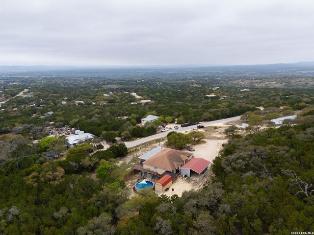 318 S Polly Peak, Bandera, TX 78003