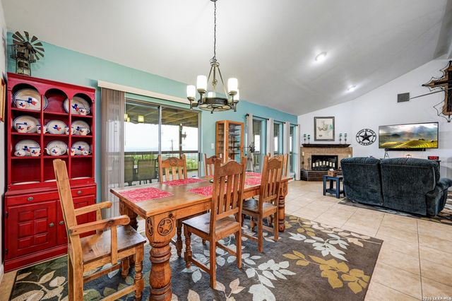 318 S Polly Peak, Bandera, TX 78003