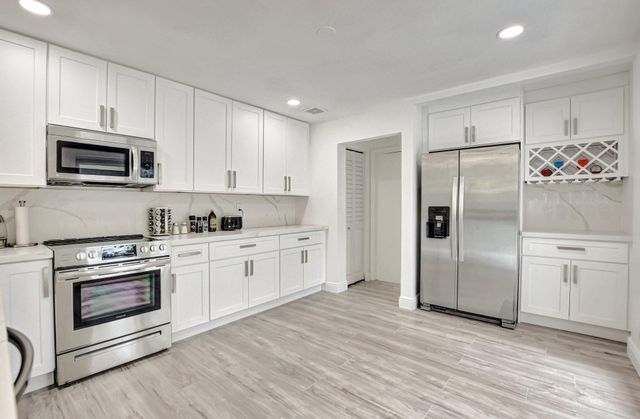 3955 NW 3rd Court, Deerfield Beach, FL 33442
