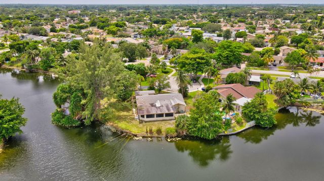 3955 NW 3rd Court, Deerfield Beach, FL 33442