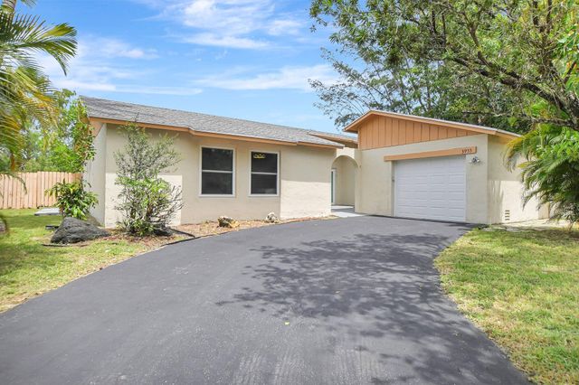 3955 NW 3rd Court, Deerfield Beach, FL 33442