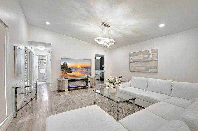 3955 NW 3rd Court, Deerfield Beach, FL 33442
