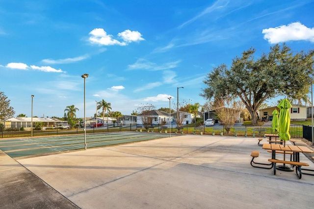 50989 HIGHWAY 27 312, Davenport, FL 33897