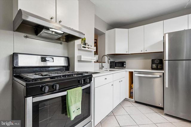 126 MERCY ST, Philadelphia, PA 19148