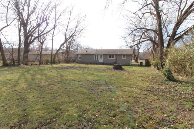 2418 Wedington Drive, Fayetteville, AR 72701