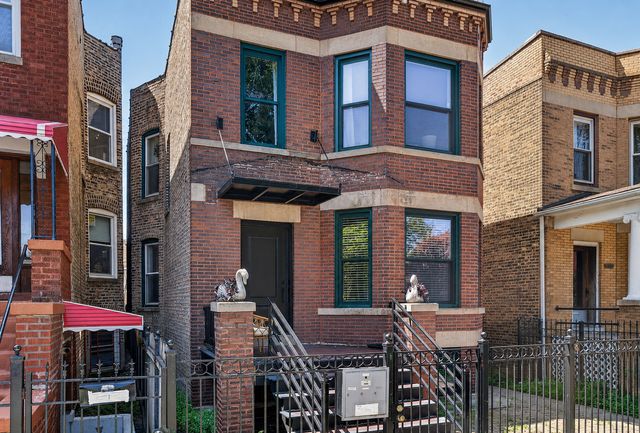 3023 W Wellington Avenue 1, Chicago, IL 60618