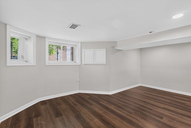 3023 W Wellington Avenue 1, Chicago, IL 60618