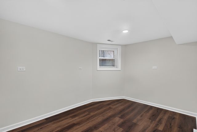 3023 W Wellington Avenue 1, Chicago, IL 60618