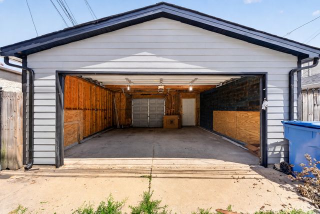 3023 W Wellington Avenue 1, Chicago, IL 60618