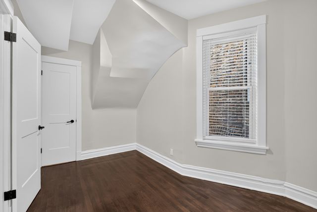 3023 W Wellington Avenue 1, Chicago, IL 60618