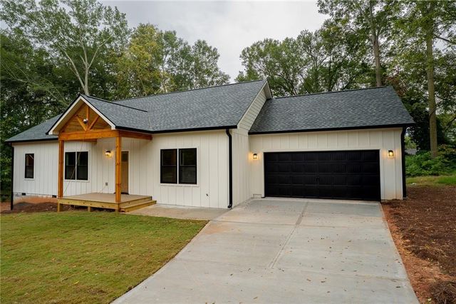 83 Crestwood Drive, Hartwell, GA 30643