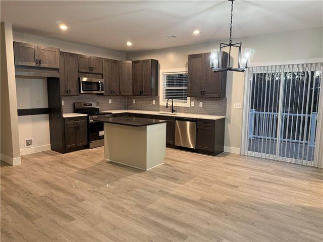 83 Crestwood Drive, Hartwell, GA 30643