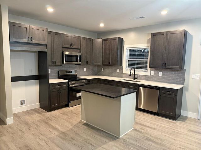 83 Crestwood Drive, Hartwell, GA 30643