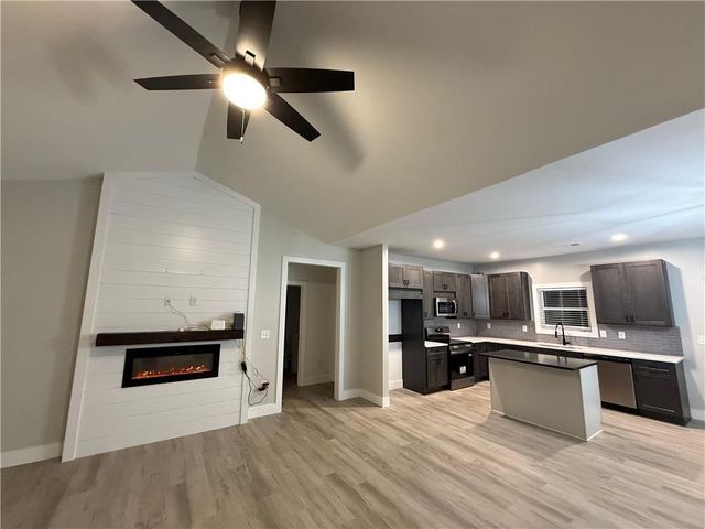 83 Crestwood Drive, Hartwell, GA 30643