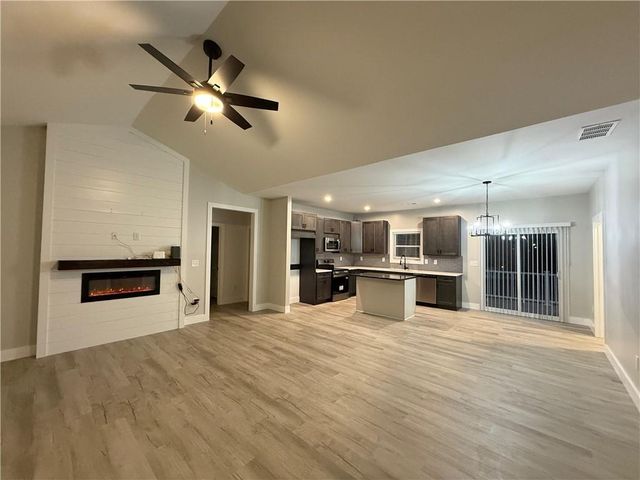 83 Crestwood Drive, Hartwell, GA 30643