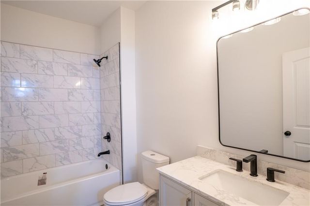 83 Crestwood Drive, Hartwell, GA 30643